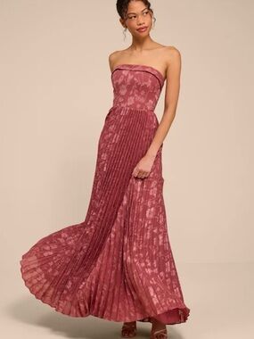 Lulu's Strapless Mauve Floral Pleated Maxi Dress